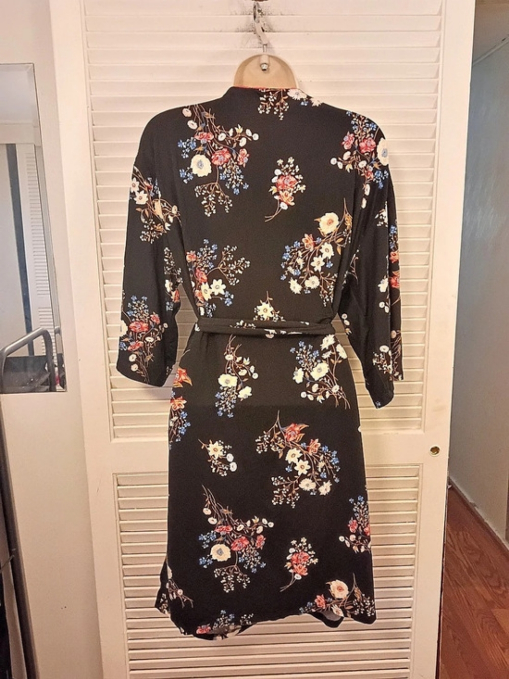 Flora Floral Robe - Picture 7 of 9